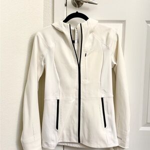 Like new Lululemon cross chill jacket
